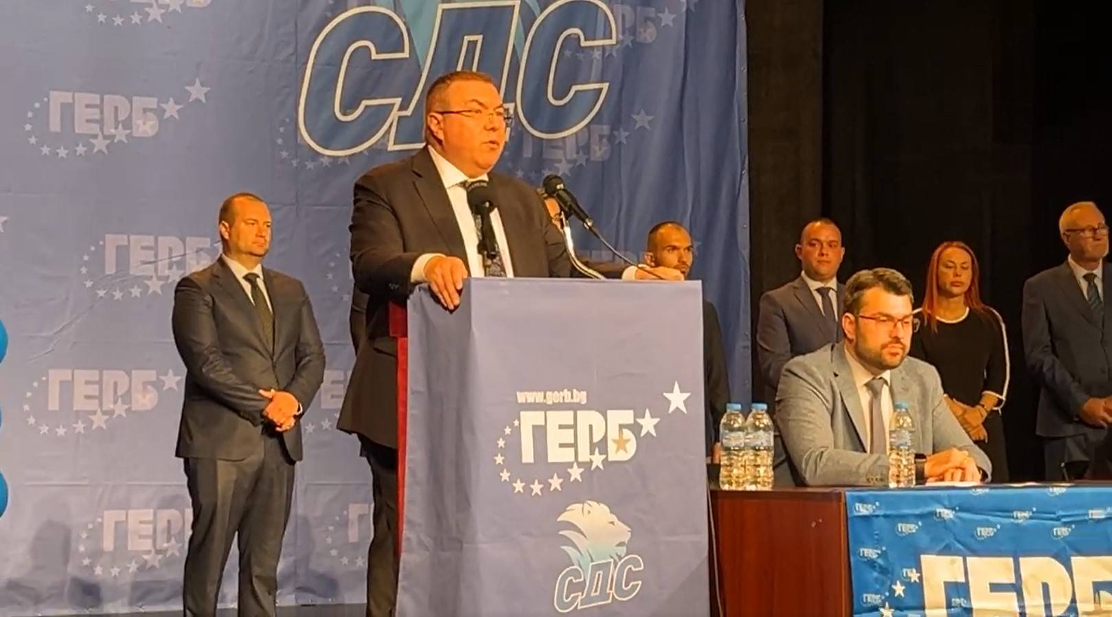  Проф. Костадин Ангелов 